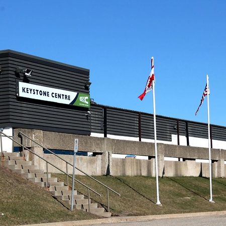 Holiday Inn Express & Suites - Brandon By Ihg Buitenkant foto