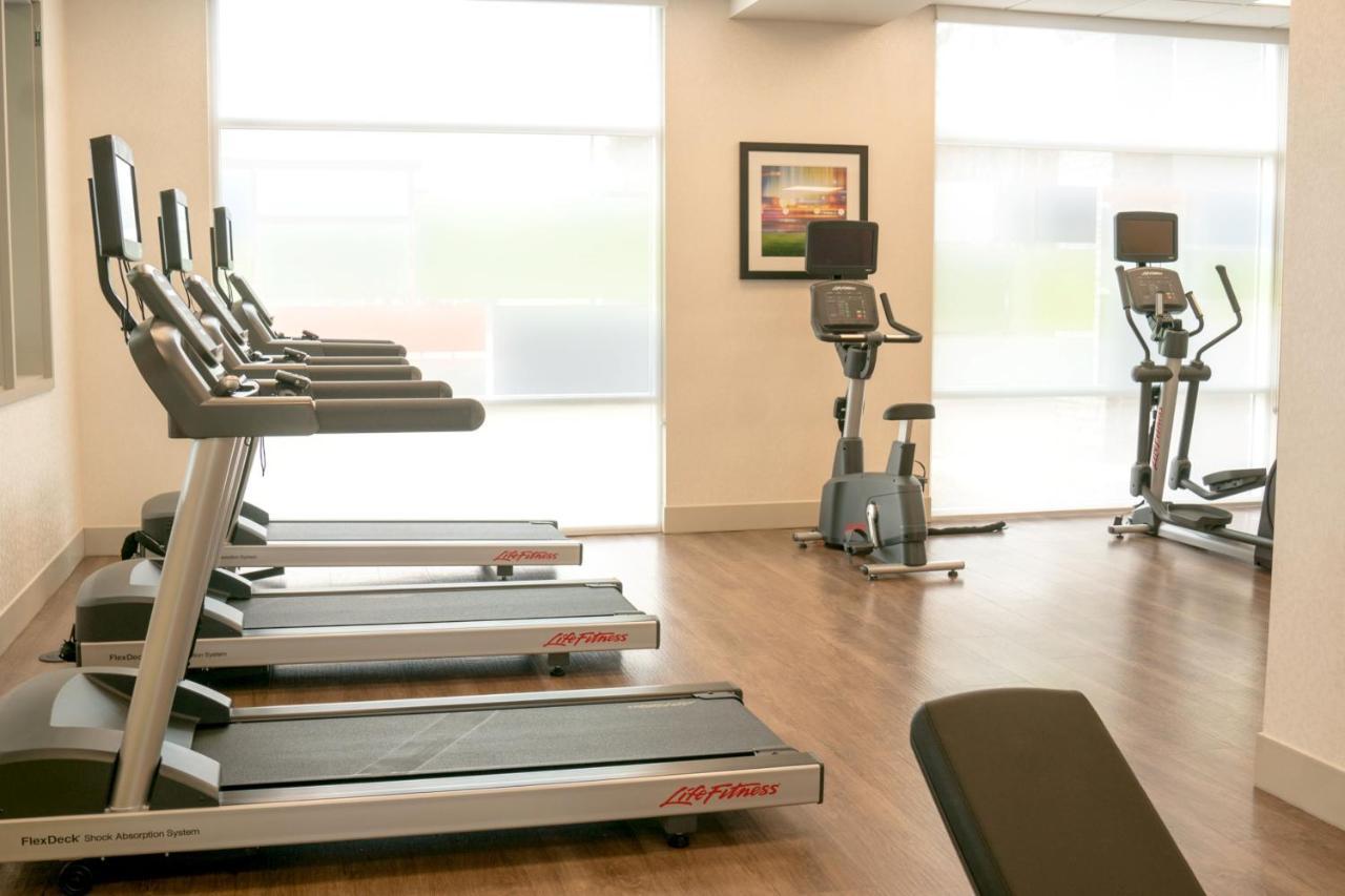 Holiday Inn Express & Suites - Brandon By Ihg Buitenkant foto