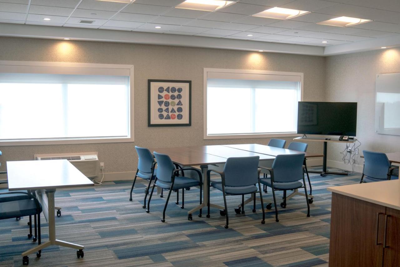 Holiday Inn Express & Suites - Brandon By Ihg Buitenkant foto