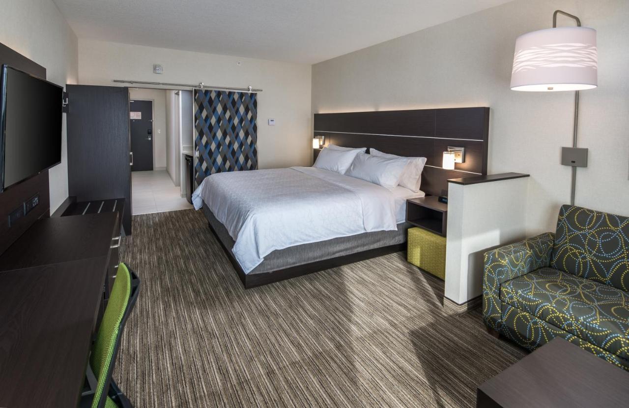 Holiday Inn Express & Suites - Brandon By Ihg Buitenkant foto