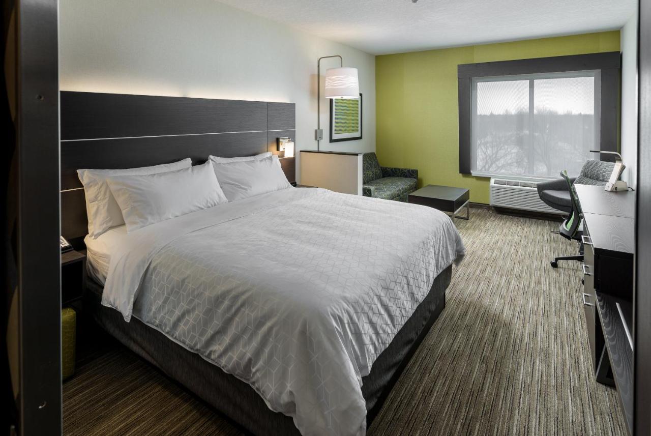 Holiday Inn Express & Suites - Brandon By Ihg Buitenkant foto