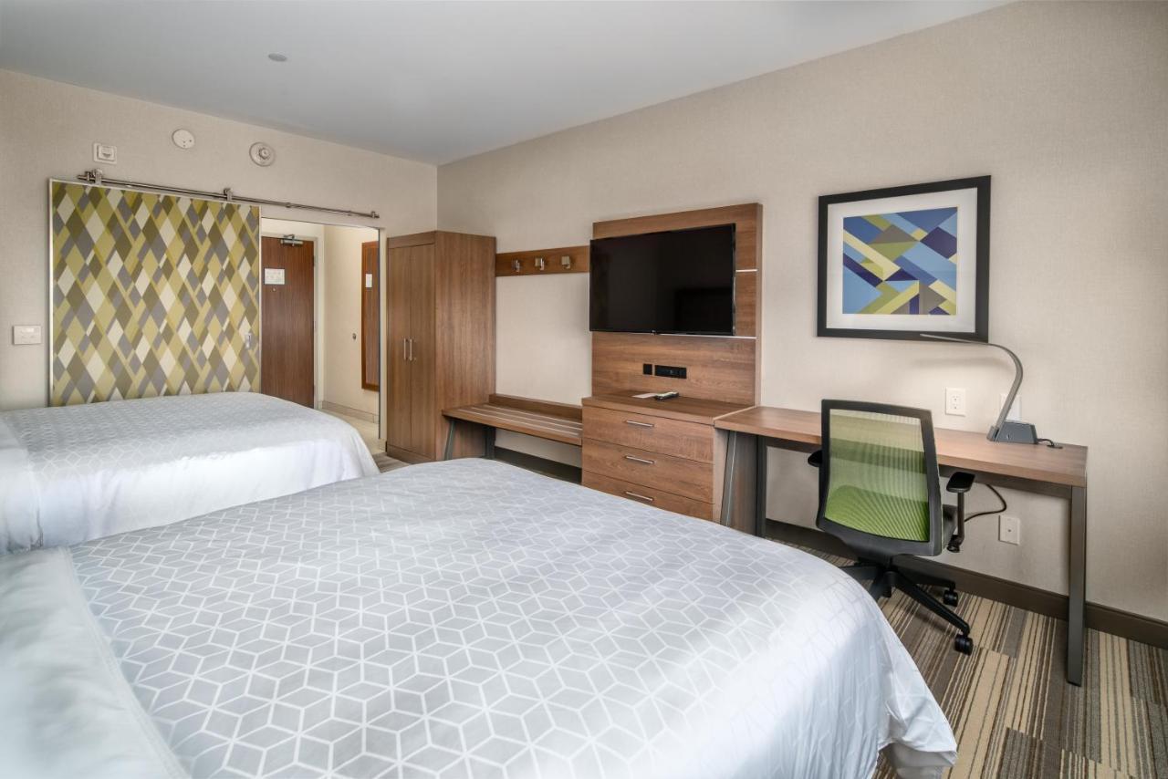 Holiday Inn Express & Suites - Brandon By Ihg Buitenkant foto