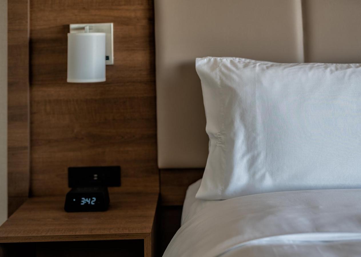 Holiday Inn Express & Suites - Brandon By Ihg Buitenkant foto