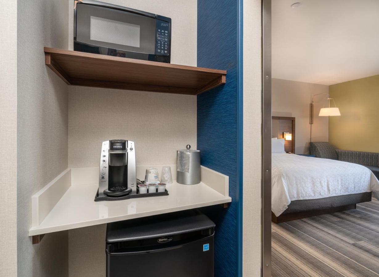 Holiday Inn Express & Suites - Brandon By Ihg Buitenkant foto