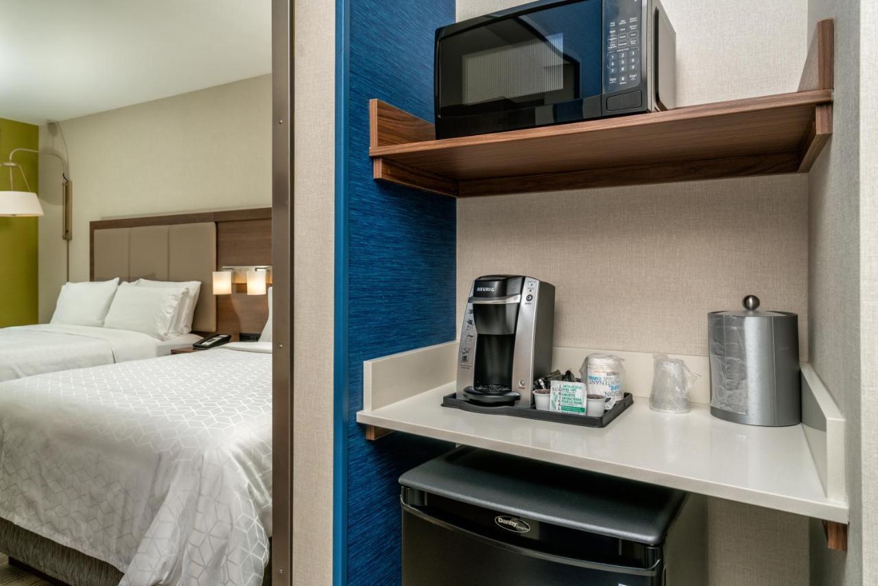 Holiday Inn Express & Suites - Brandon By Ihg Buitenkant foto
