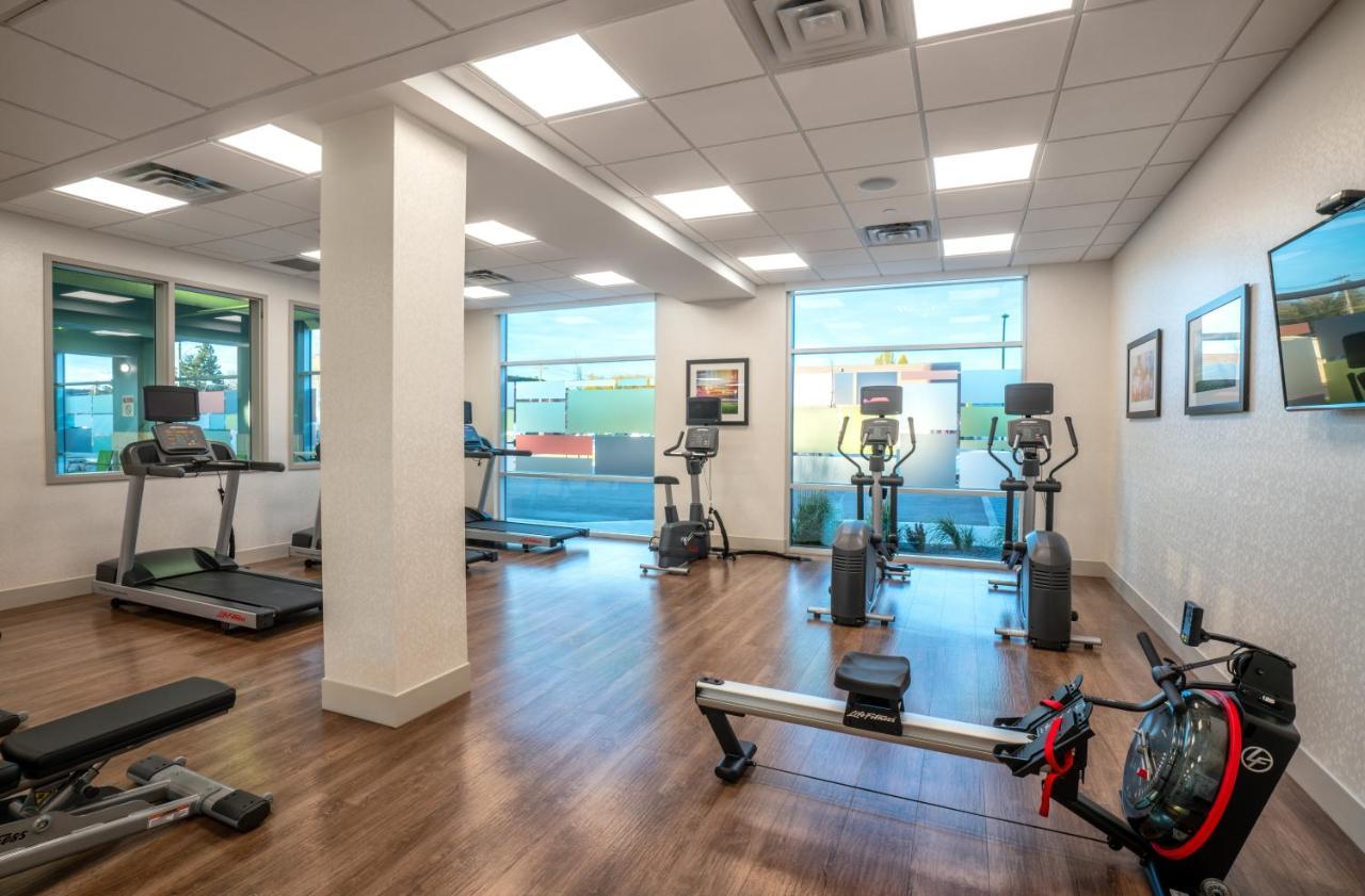 Holiday Inn Express & Suites - Brandon By Ihg Buitenkant foto