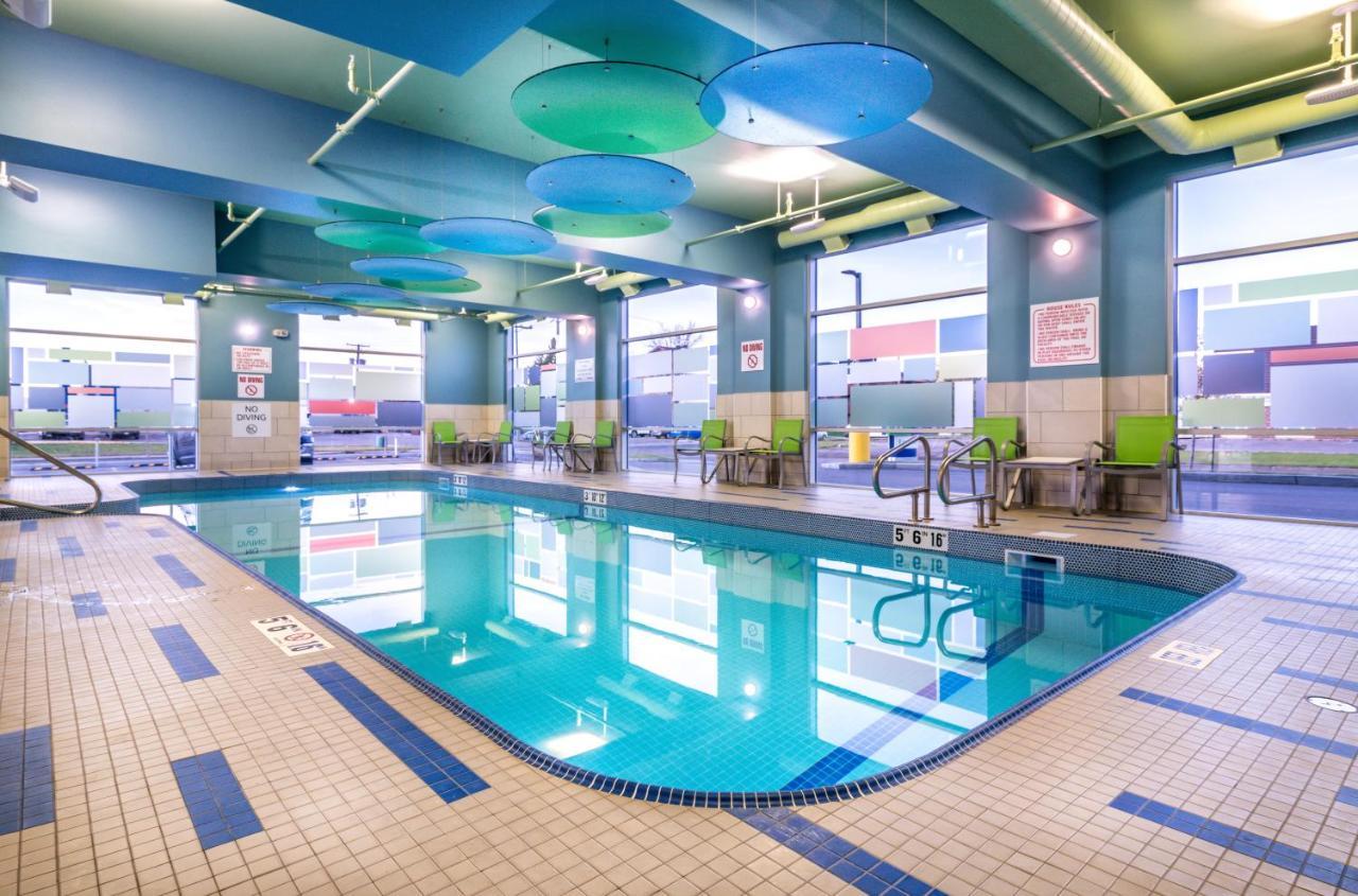 Holiday Inn Express & Suites - Brandon By Ihg Buitenkant foto