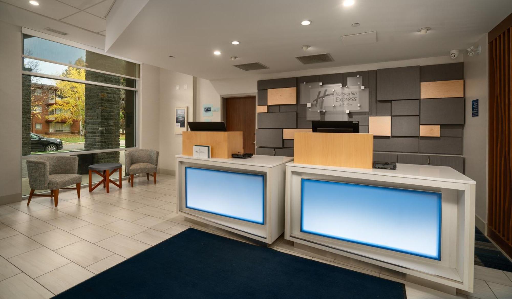 Holiday Inn Express & Suites - Brandon By Ihg Buitenkant foto